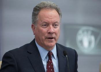 عاجل : حميدتي يجري مباحثات مع المدير التنفيذي لبرنامج الغذاء العالمي بالسودان