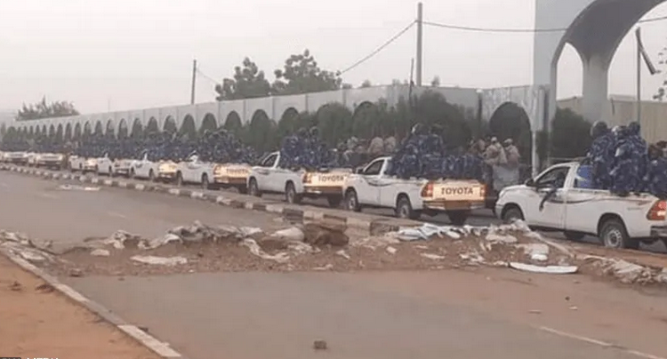 الجيش يغلق كافة الطرق المؤدية للقيادة العامة تزامناً مع إعلان الحكومة الجديدة اليوم