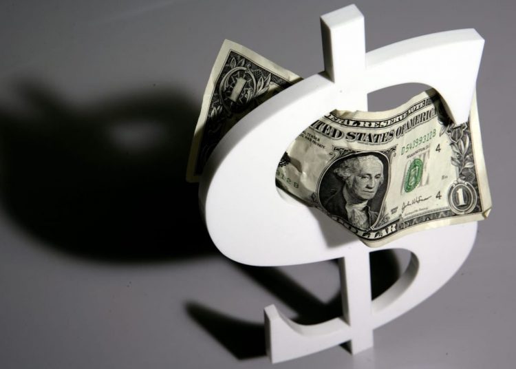 الدولار يسجل 383 جنيها للبيع بالموازي