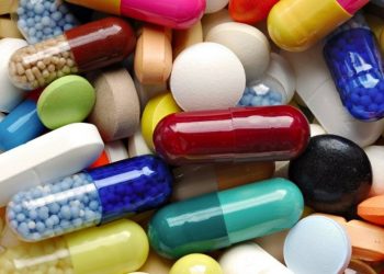 توقف بيع الأدوية المستوردة والمصنعة محلياً