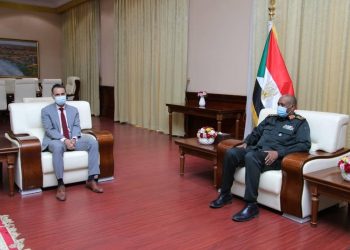 البرهان يلتقي السفير البريطاني بمناسبة إنتهاء فترة عمله بالسودان