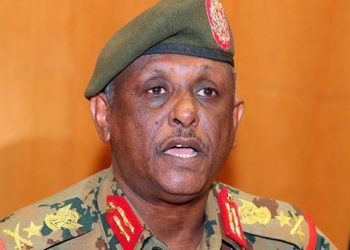 ياسر العطا يزور وحدات للجيش السوداني بالفشقة