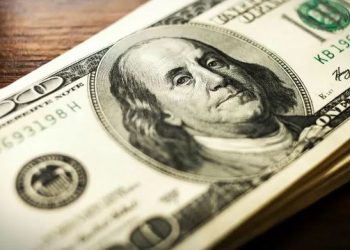 الدولار يعاود التراجع أمام الجنيه السوداني