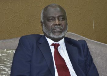 وزير المالية يتعهد بعدم رفع الدعم عن السلع الاستراتيجية حتى نهاية العام