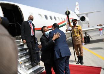 حمدوك يصل جمهورية مصر العربية