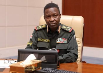 كباشي يلتقي مدير عام الشرطة بشان الاوضاع الامنية بالخرطوم