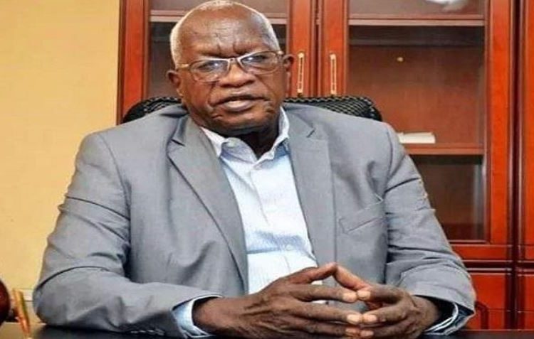 والي غرب دارفور: رئيس الوزراء طلب عدم فض الاعتصام بالقوة