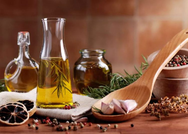 ارتفاع أسعار الزيوت والدقيق ومكونات الخبائز بالأسواق