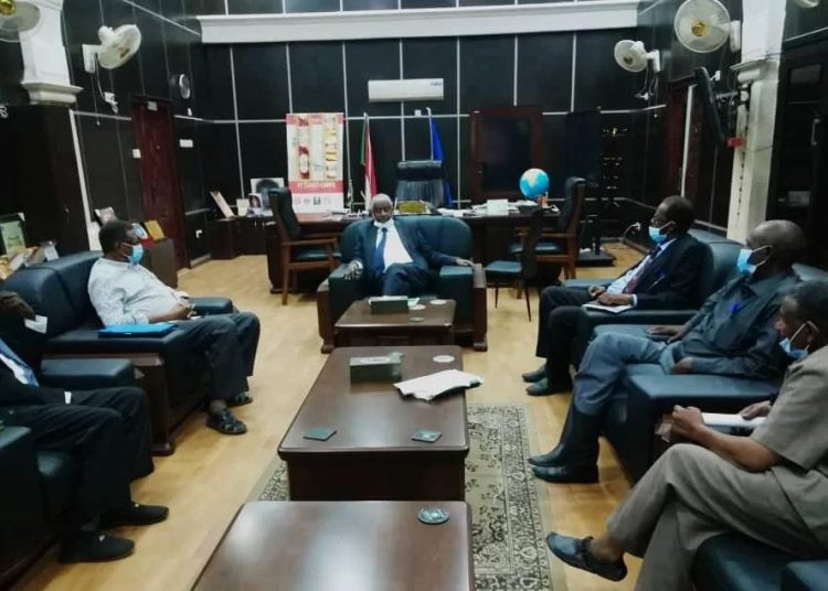 لجنة إنجاح العروة الصيفية تبحث تأخير بداية الموسم بمشروع الجزيرة