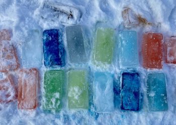 سخونة الأجواء وقطوعات الكهرباء ترفع أسعار الثلج