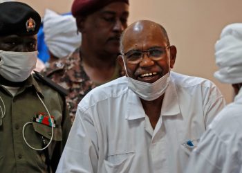 استقالة قاضي محكمة البشير