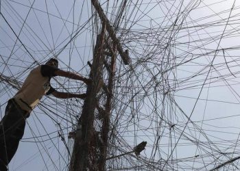 حمدوك يؤكد دعم قطاع الكهرباء