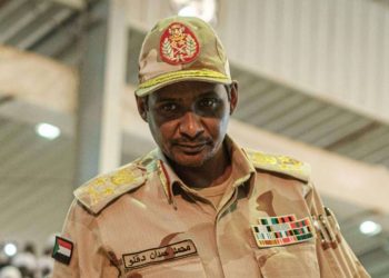 حميدتي ينعي الشيخ أبو عزة وينقل جثمانه بطائرة خاصة لشمال كردفان