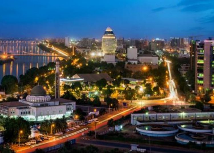 بعد إعادة تأهيله إفتتاح مسرح نادى الفنانين