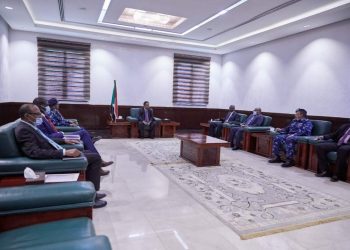 حمدوك يأمر قادة القوات النظامية بحسم التفلتات الأمنية