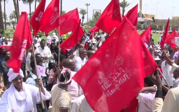 الشيوعي يتمسك باسقاط الحكومة الانتقالية