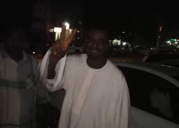 إطلاق سراح الصحفي عطاف عبد الوهاب