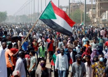 مازالت الثورة مستمره