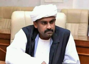 بسبب وصفه نفسه بعضو السيادي الشرعي..محمد الفكي يتعرض لسخرية واسعة في أول بث مباشر له