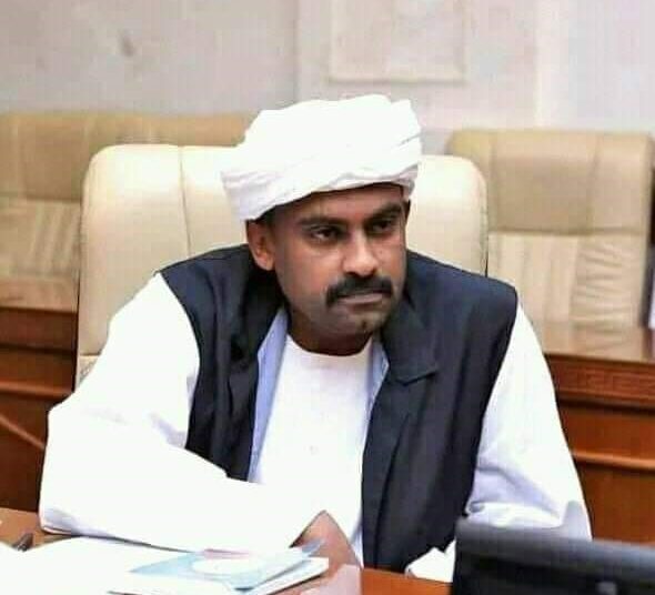 بسبب وصفه نفسه بعضو السيادي الشرعي..محمد الفكي يتعرض لسخرية واسعة في أول بث مباشر له