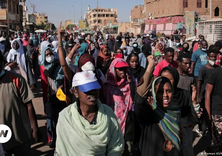 الشباب المخدوع