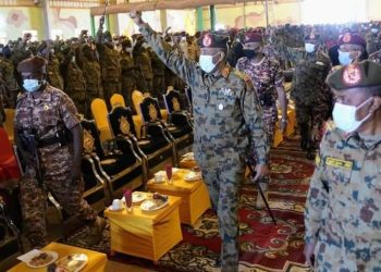 القائد العام للقوات المسلحة يتفقد منطقة وادي سيدنا العسكرية