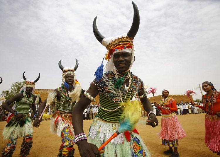إستعراض بعض من الثقافات السودانيه