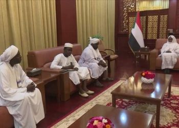 عضو السيادة د.سلمى تلتقي وفد المجمع الصوفي بولاية شرق دارفور