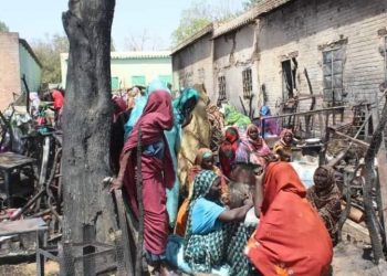 وفاة طفل وإصابة إمراة بمركز للنازحين بالجنينة بسبب حريق