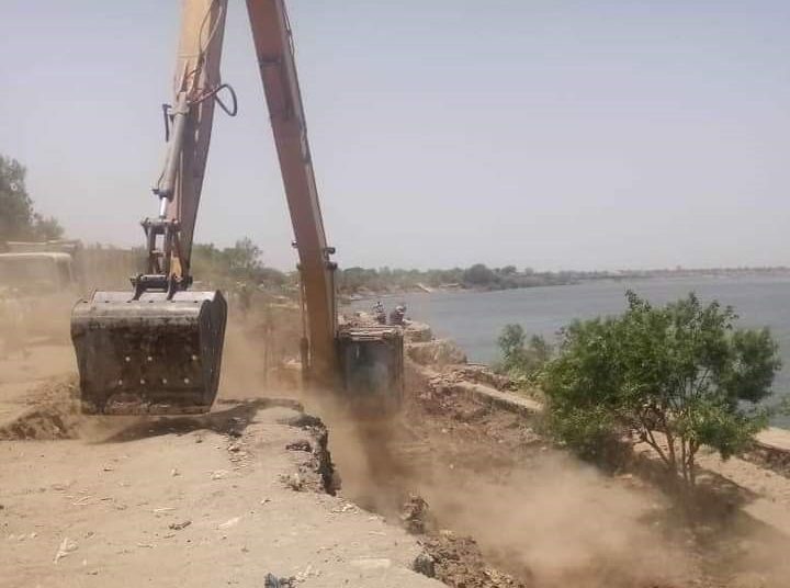 انطلاق العمل في إعادة تأهيل الجسر الواقي لمدينة سنجة بعد انهياره