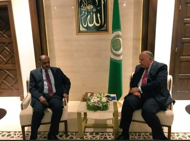 وزير الخارجية المكلف يلتقي نظيره المصري