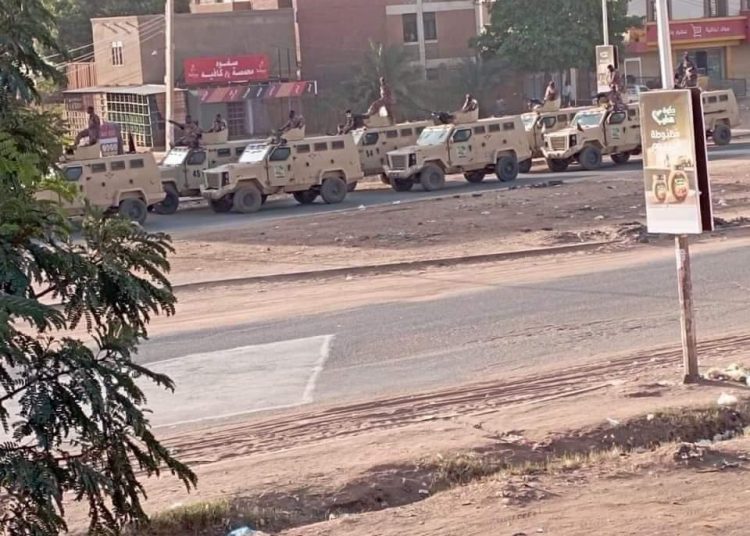 تظاهرات وسط الخرطوم مع تزايد المخاوف من انقلاب آخر