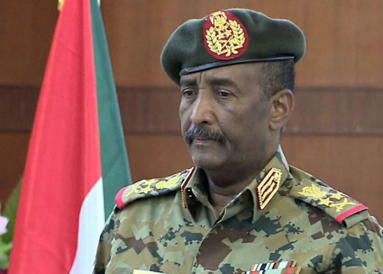 البرهان يخطط لعزل حميدتي بتواطؤ من ضباط في قوات الدعم السريع