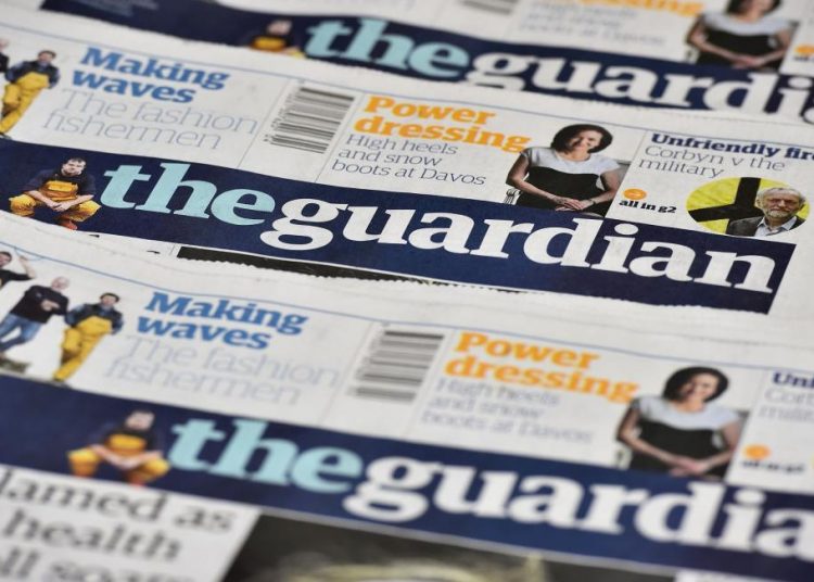 الغارديان : “الحاكم العسكري بالسودان في مأزق كبير”