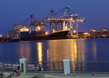 تطورات «أزمة الشرق» تدفع حاكم ولاية البحر الأحمر للاستقالة