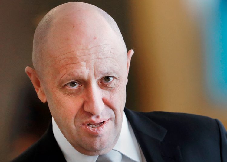 رجل الأعمال الروسي يفغيني بريغوجين يتضامن مع الشعب السوداني بعد رفع علم المثليين السفارة الأمريكية