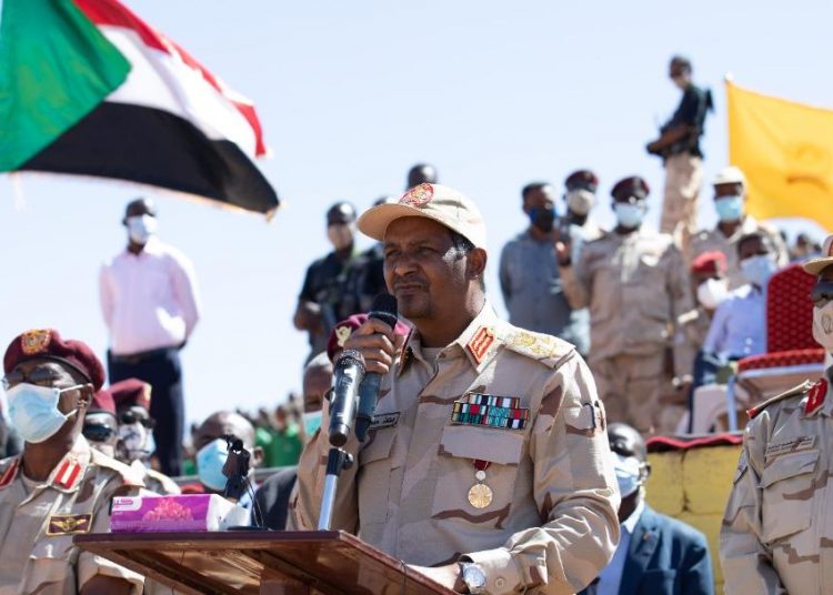 دقلو يدعو لدعم صندوق عودة النازحين