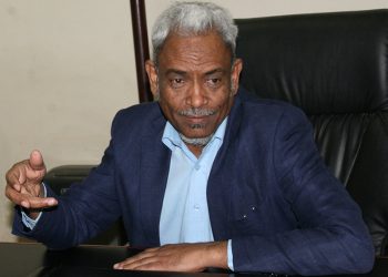 أمين عمر: “انسحاب الجيش هذا أمر مقبول مشروع ومطلوب ويُحمد عليه”