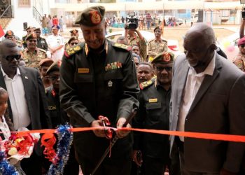 البرهان يفتتح شقق لمصابي العمليات العسكرية