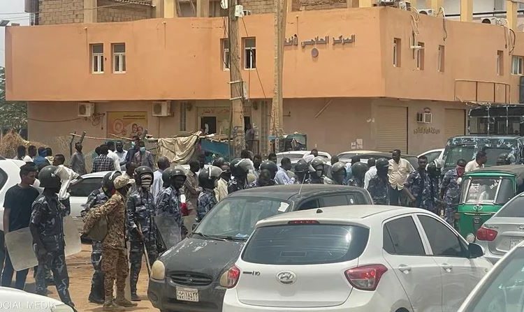 الإخوان يهاجمون مقر نقابة المحامين السودانيين