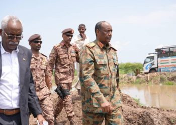 البرهان يوجه بتعويض المتضررين من السيول والأمطار