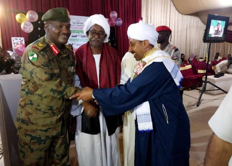 حفل وداع لقائد الفرقة الثامنة 18 مشاة بالنيل الأبيض