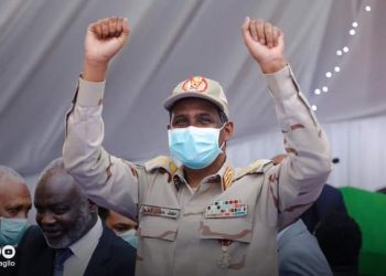 دقلو يتكفل بنفقات دراسة الطالبة المتفوقة