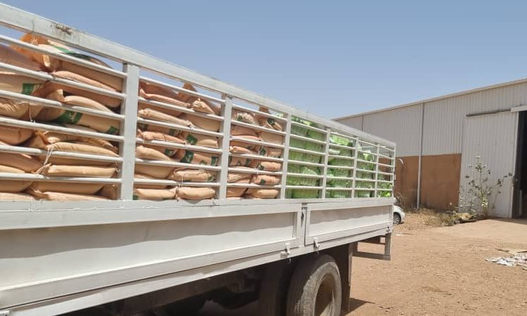 قافلة مساعدات غذائية لغرب دارفور