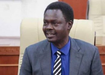 مناوي يصل باريس لثلاثة أيام