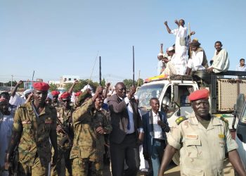 حاكم إقليم النيل الازرق يدشن قافلة قبيلتي رفاعة وكنانة