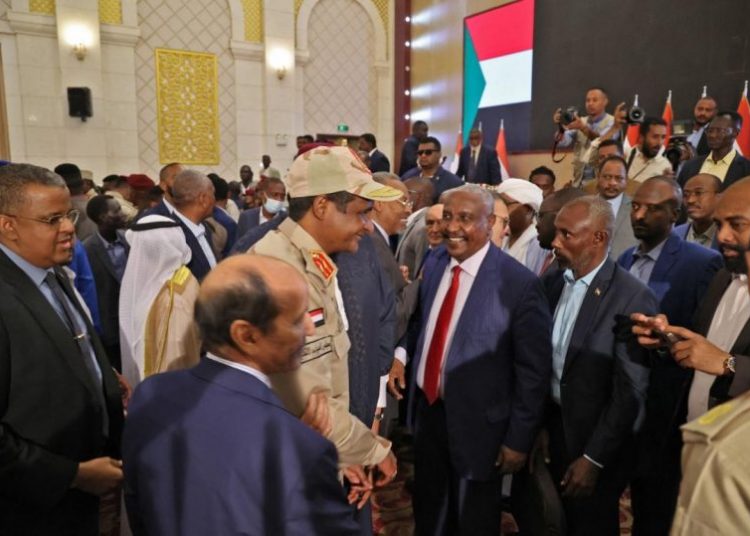 قادة أهليون في شرق السودان يبلغون حميدتي موقفهم من الاتفاق الاطاري