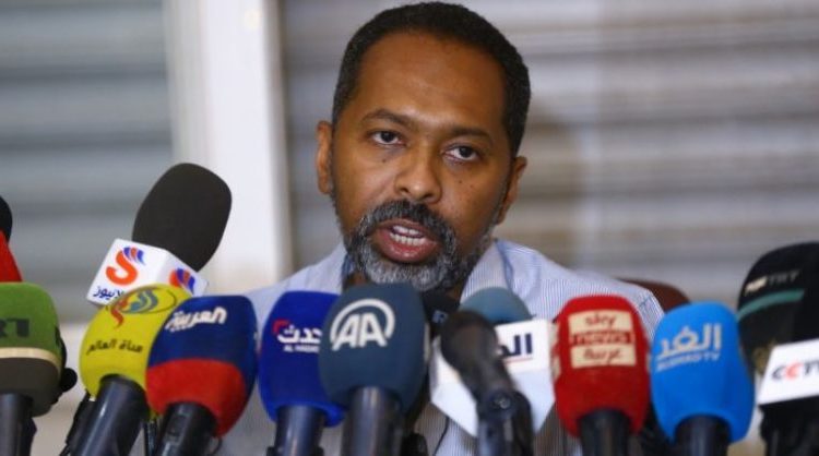 خالد يوسف: “تحاول جهات داخلية وخارجية تخريب مسار العملية السياسية”