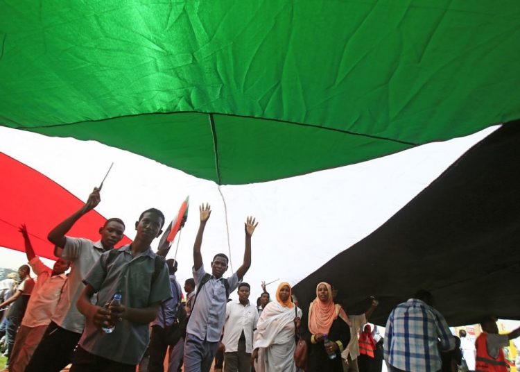 مبعوثون للاتحاد الاوربى يزورون الخرطوم