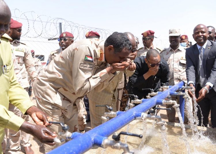 دقلو يراقب تنفيذ مشروع مياه القرى المتضررة ببليل